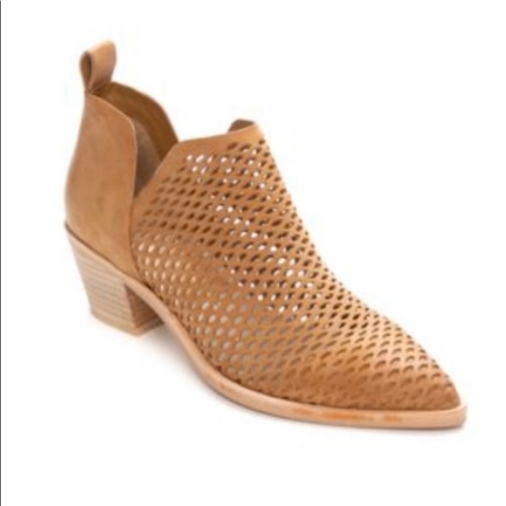 DOLCE VITA Sher western booties size 8M